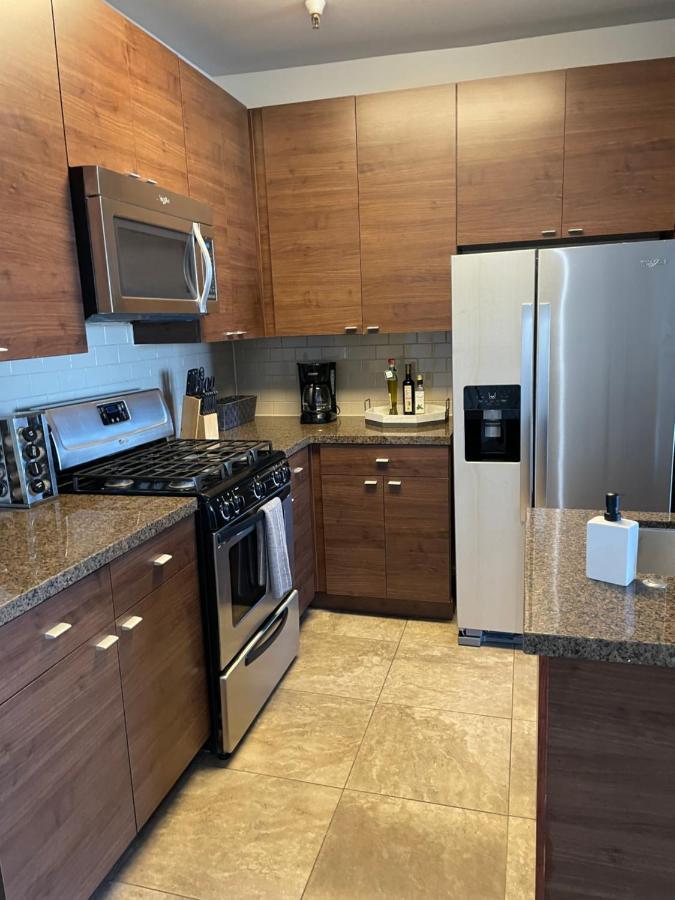 Marina - Modern & Immaculate, Spacious, Gated With Fireplace Pool, Gym, 2 Master Bedrooms Apartamento